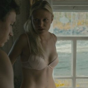 A Long and Happy Life: il protagonista Alexander Yatsenko in una scena con Anna Kotova