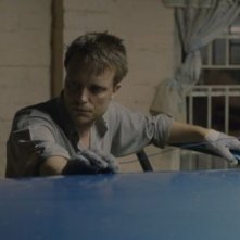 Layla Fourie: August Diehl in una scena