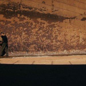 Materia Oscura: una scena del documentario incentrato sul Poligono Sperimentale del Salto di Quirra in Sardegna