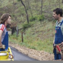 Prince Avalanche: Paul Rudd ed Emile Hirsch discutono in una scena del film
