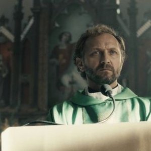 In the Name of: Andrzej Chyra in una scena