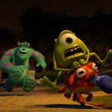 Monsters University: Mike e Sulley si rincorrono in una scena del film