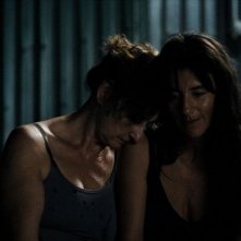 Vic + Flo Saw a Bear: Romane Bohringer con Pierrette Robitaille in una scena del film