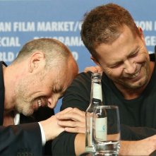 Berlino 2013: Fredrik Bond e Til Schweiger durante la conferenza stampa per The Necessary Death of Charlie Countryman