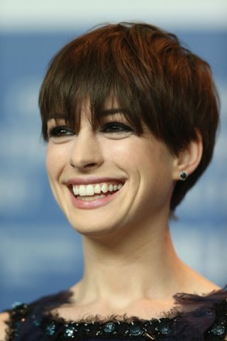 Les Miserables a Berlino 2013 - un'incantevole Anne Hathaway presenta il film di Tom Hooper