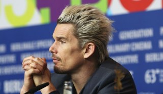 Berlino 2013: Ethan Hawke - con un'acconciatura insolita - presenta Before Midnight