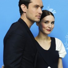 Berlino 2013: i due protagonisti di Side Effects, Jude Law e Rooney Mara