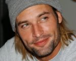 Josh Holloway star per Intelligence