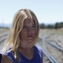 Just like a woman: Sienna Miller in un bel primo piano tratto dal film