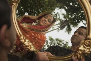 Midnight's Children: Shahana Goswami in una scena del film