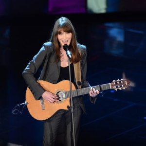 Sanremo 2013: Carla Bruni durante la seconda serata