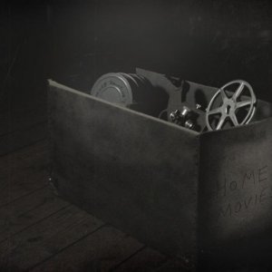 Sinister: filmini di famiglia in un'inquietante scena del film