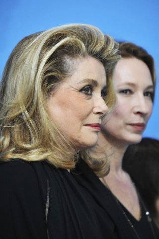 Berlinale 2013: Catherine Deneuve presenta On My Way con Emmanuelle Bercot
