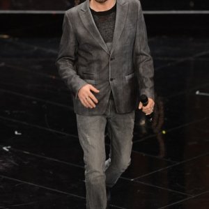 Sanremo 2013: Daniele Silvestri durante la quarta serata