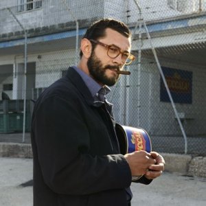 Amiche da morire: Vinicio Marchioni nei panni del commissario di polizia Nico Malachìa in una scena