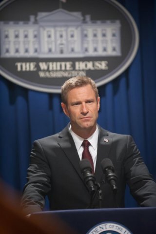 Attacco al potere - Olympus Has Fallen: Aaron Eckhart in una scena nei panni del Presidente Benjamin Asher