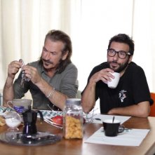 Buongiorno papà: Marco Giallini ed Edoardo Leo in un'immagine del film
