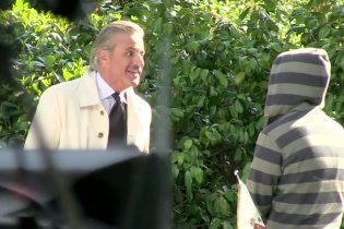 Clip 'Papere abusive' - Il principe abusivo