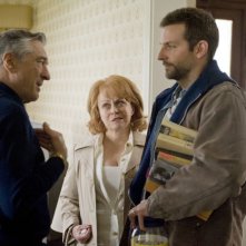Il lato positivo - Silver Linings Playbook: Bradley Cooper con Robert De Niro e Jacki Weaver