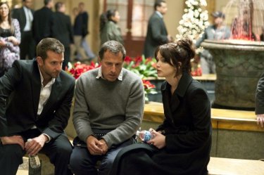 The Bright Side - Silver Linings Playbook: Bradley Cooper on the film set with director David O. Russell and Jennifer Lawrence