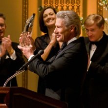 La frode: Richard Gere nei panni del magnate Robert Miller in una scena del film