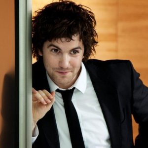 Upside Down: Jim Sturgess nei panni di Adam in un momento del film