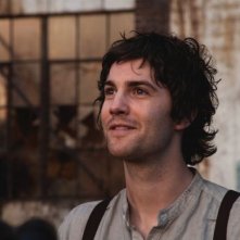 Upside Down: un primo piano di Jim Sturgess nei panni di Adam tratto dal film