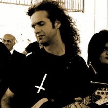 W Zappatore: il chitarrista Marcello Zappatore in una scena con Guia Jelo