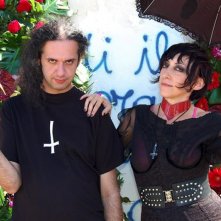 W Zappatore: il chitarrista Marcello Zappatore in una scena insieme a Monica Nappo