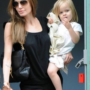 Angelina Jolie con sua figlia Vivienne (settembre 2011)