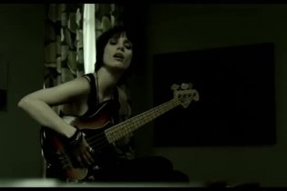 Clip 'Annabel sorprende Lily in cucina' - La madre