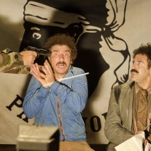 Michaël Youn con José Garcia in Vive la France! (2013)