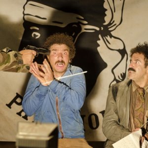 Michaël Youn con José Garcia in Vive la France! (2013)