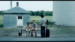 Trailer - Vic and Flo Saw a Bear