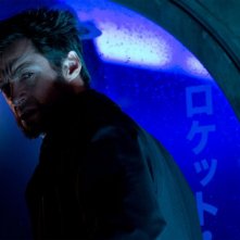 Wolverine: Hugh Jackman pronto alla lotta nella notte giapponese