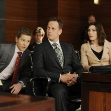 The Good Wife: Matt Czuchry, Josh Charles e Julianna Margulies nell'episodio Two Girls, One Code