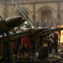 Ewan McGregor pronto al fuoco in una scena de Il cacciatore di giganti