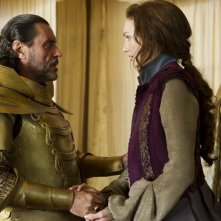 Ian McShane in una scena de Il cacciatore di giganti con la 'figlia' Eleanor Tomlinson