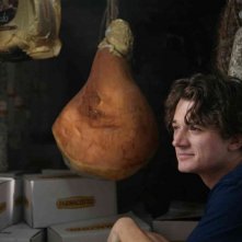 AmeriQua: Bobby Kennedy III in una scena della commedia