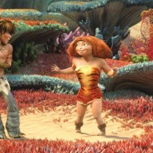 I Croods: la giovane Hip insieme a Guy in una scena del film