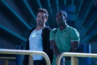 Iron Man 3: un malconcio Robert Downey Jr. insieme a Don Cheadle