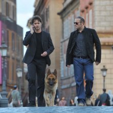 Rex 4: il protagonista Rex con Ettore Bassi e Domenico Fortunato in una scena della fiction