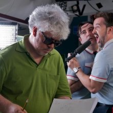 Gli amanti passeggeri: Pedro Almodóvar sul set con Javier Cámara e Carlos Areces