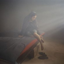 Come pietra paziente: la bellissima Golshifteh Farahani in una suggestiva immagine del film