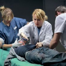 L'ipnotista: Helena af Sandeberg presta le prime cure a Jonatan Bökman in una scena