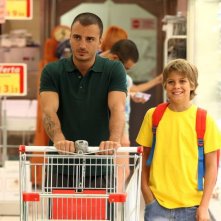 Nicolas Vaporidis e Lorenzo Zurzolo in una scena di Outing - Fidanzati per sbaglio