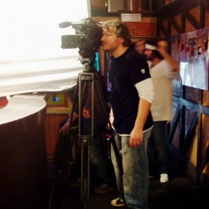 Roberto Galano al lavoro sul set