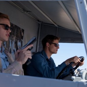 The Host: Boyd Holbrook e Max Irons in una scena del fantascientifico