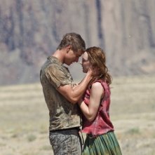 The Host: Saoirse Ronan con Max Irons in una bella immagine del film