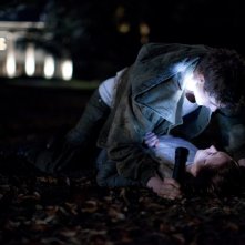 The Host: Saoirse Ronan con Max Irons in una scena notturna del film